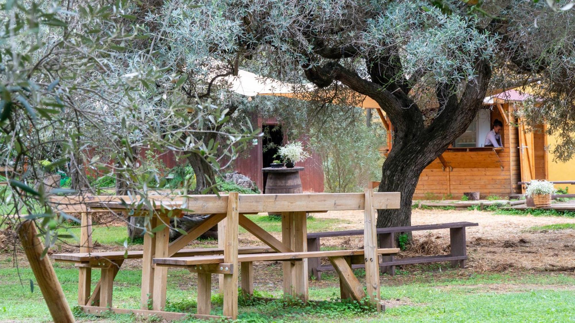 Su Leunaxiu Solèminis Extérieur photo