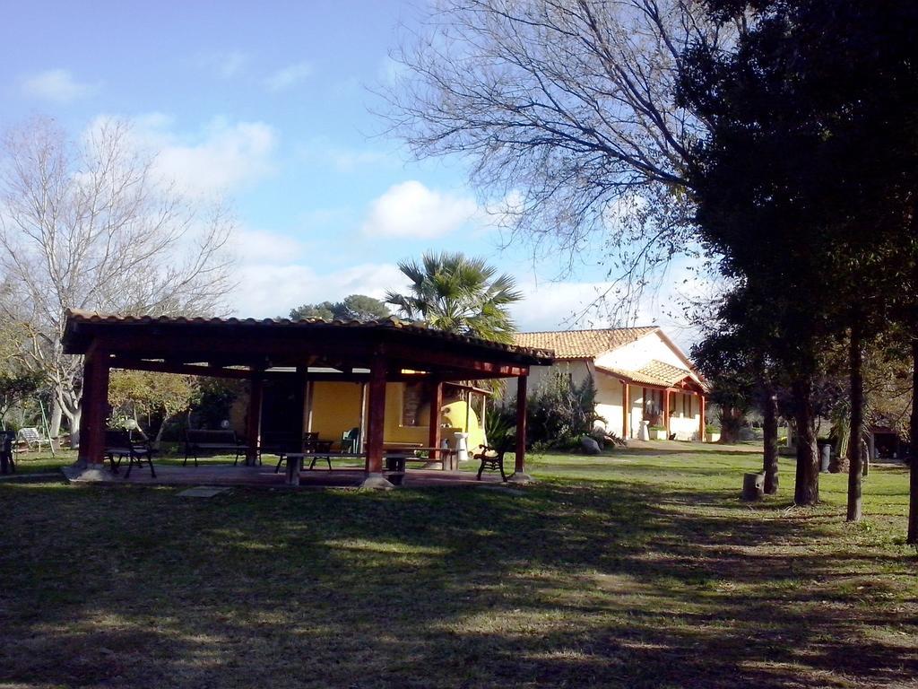 Su Leunaxiu Solèminis Extérieur photo